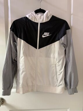Nike Colorblock Hooded Windbreaker in Black, White & Light Gray